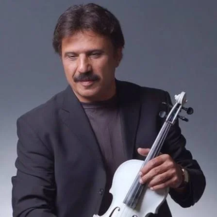 کاور «هارمونی شرق و غرب»